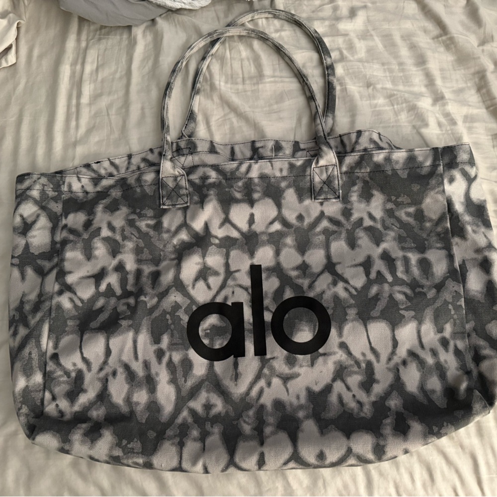 Alo yoga tote